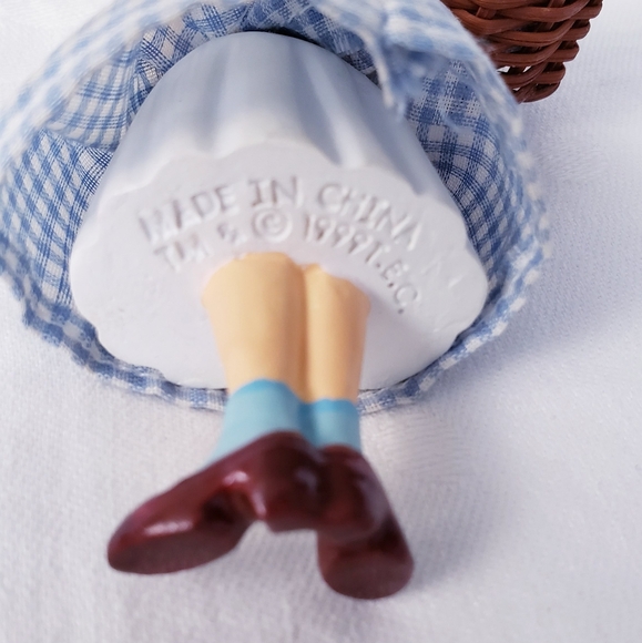 Dorothy of OZ Ornament - Picture 5 of 5